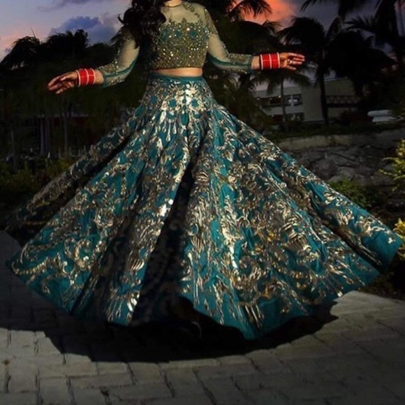 Falguni Shane Peacock Couture Foil Lehenga Wedding Couture - Picture 1 of 16